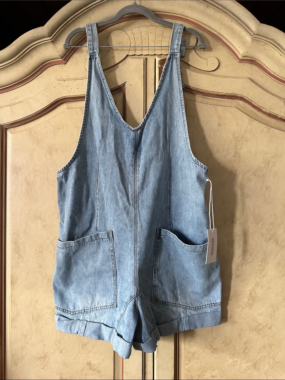 NWT Zenana Outfitters Light Blue Denim Short Overalls Shortalls M/L